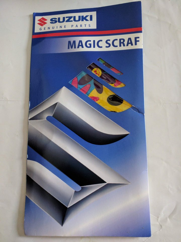 Suzuki 鈴木品牌圍巾