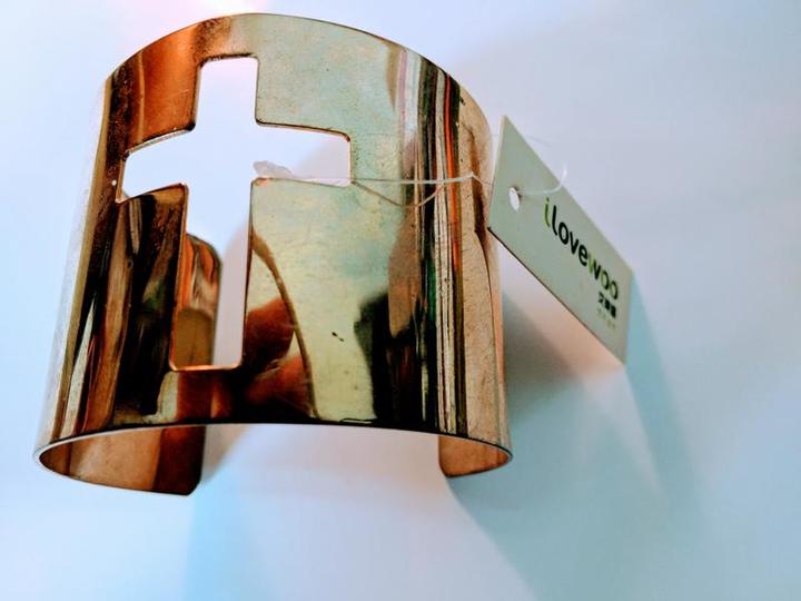 ilovewoo 艾樂屋 十字架造型金屬手鐲