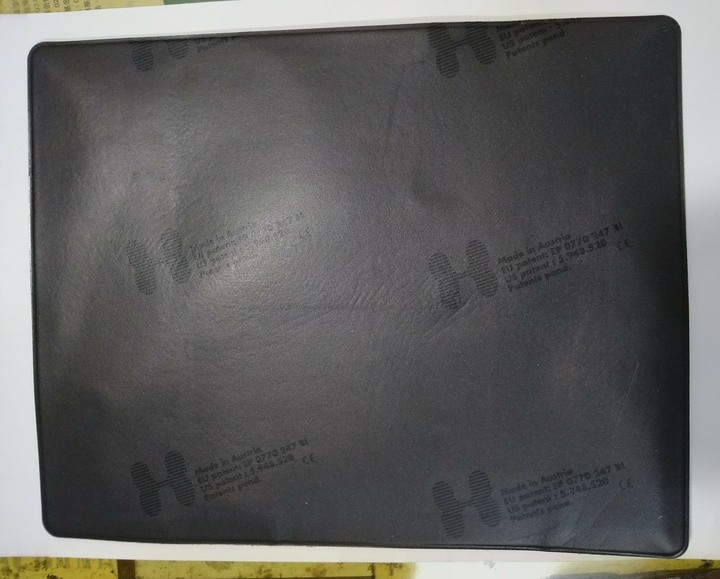 2004年 NVIDIA GeForce 6800 經典人魚 Nalu 紀念滑鼠墊 (奧地利製)
