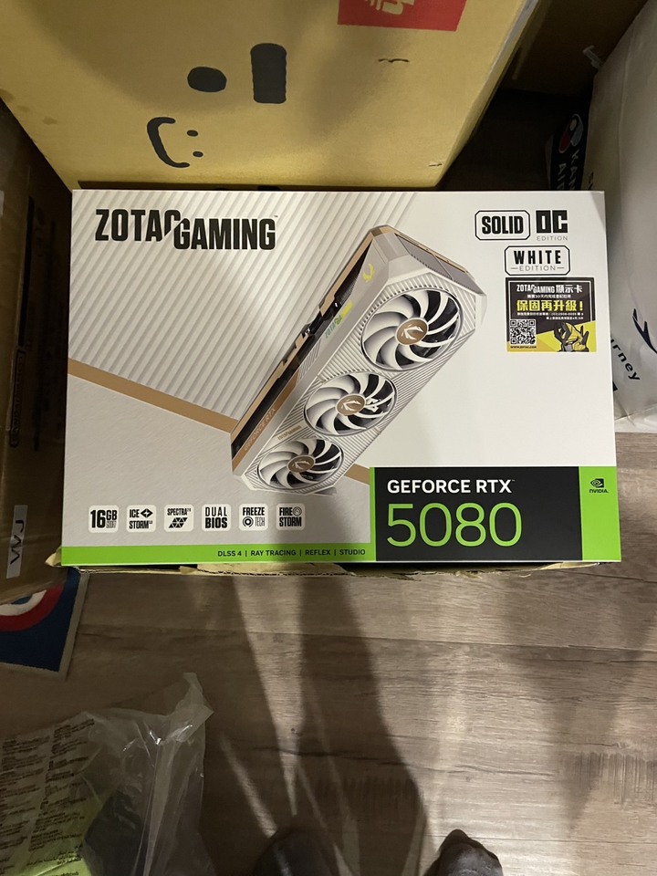 全新 ZOTAC 5080 白卡
