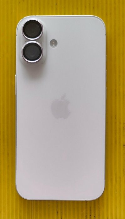 白色~iPhone 16 128G~整新機 單機無盒裝~ 使用正常~實機照~外觀超漂亮~ 電池健康度100%~無拆修過~