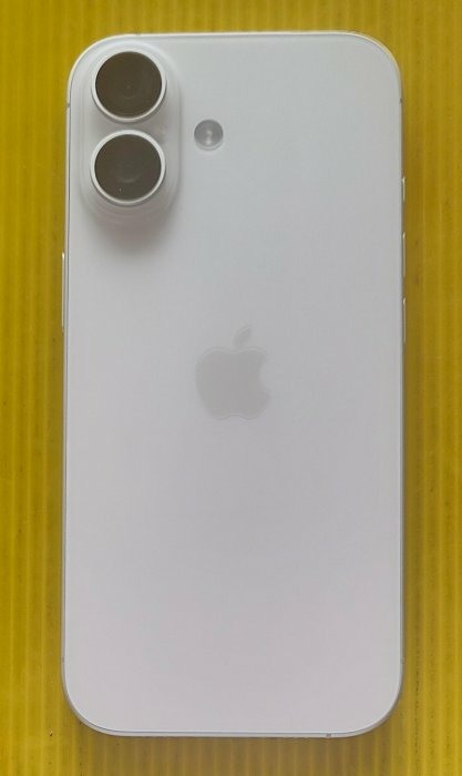 白色~iPhone 17 256G~公司貨盒裝保固至2026/10/06~使用正常~實機照~外觀漂亮~電池健康度100%~