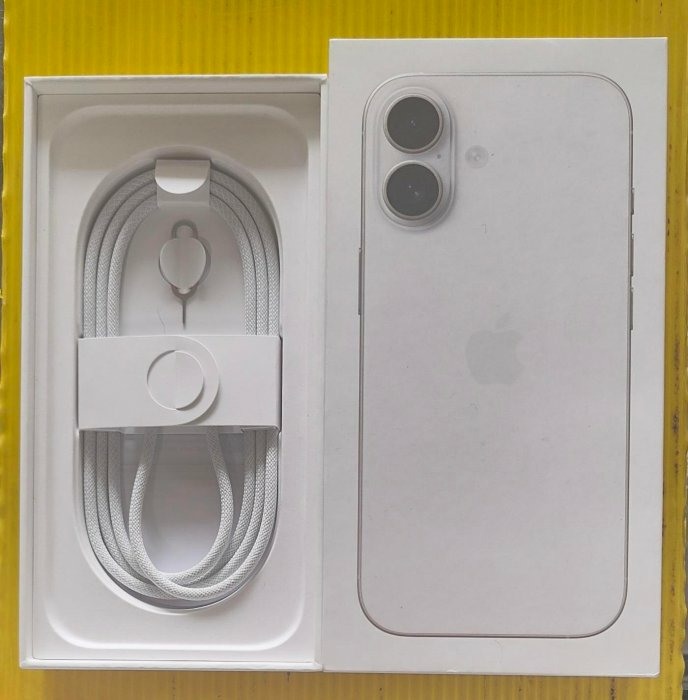 白色~iPhone 17 256G~公司貨盒裝保固至2026/10/06~使用正常~實機照~外觀漂亮~電池健康度100%~