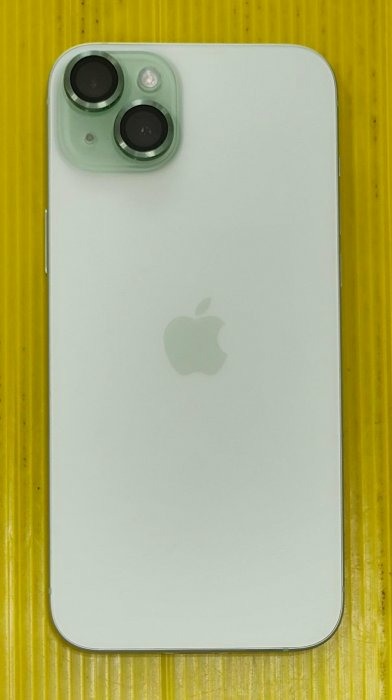 綠色~iphone 15 plus 256G~公司貨盒裝~已過保固~使用正常~實機照~外觀漂亮~電池健康度84%~