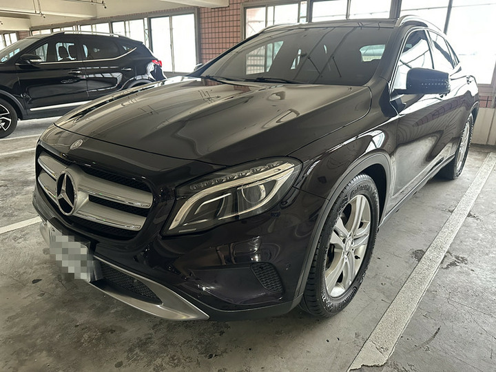 自售 2015年8月 GLA200 1.6 全部原廠保養 實跑68000公里 無菸車 車庫車 新車至今