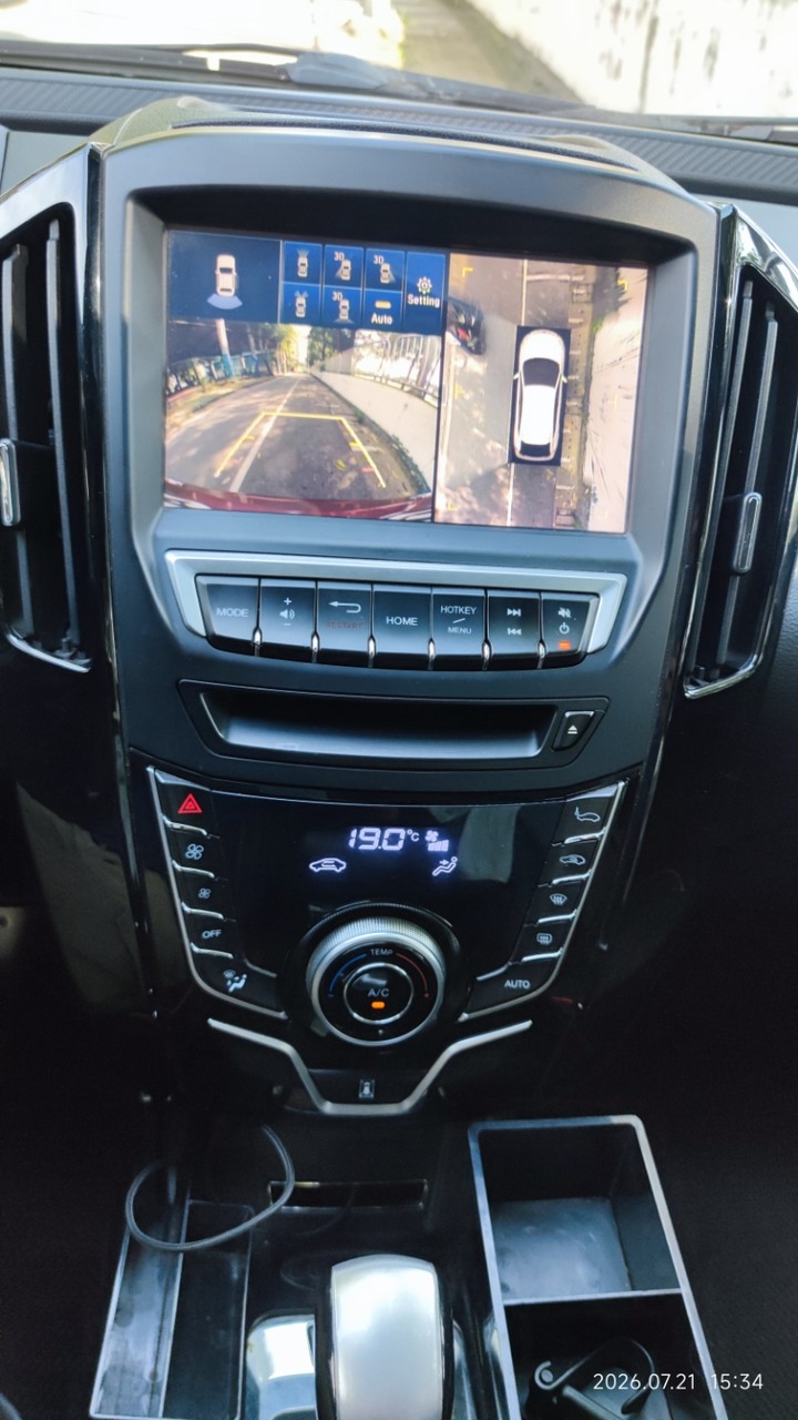 自售2016年出廠LUXGEN U6休旅車