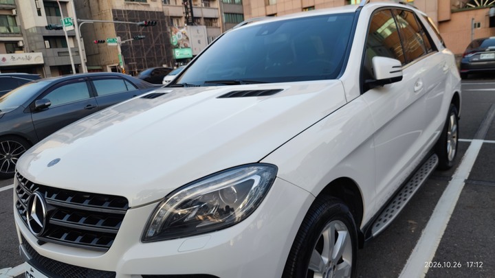 自售2014年出廠賓士休旅車W166 ML350D(GLE 350D)