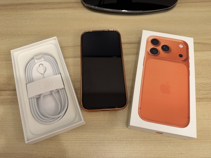 Phone 17 Pro 256g 宇宙橙色 (電池健康度100%)