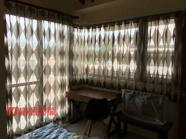 富居窗簾絕不偷工減料，報價保證完工價，貨比三家不吃虧