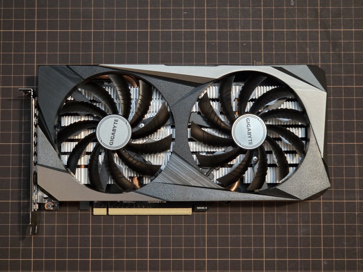 技嘉 GeForce RTX™ 3050 WINDFORCE OC 8G 9.5成新(保固內)