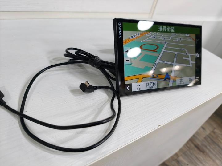 二手過保Garmin drivesmart 86 8吋車用導航