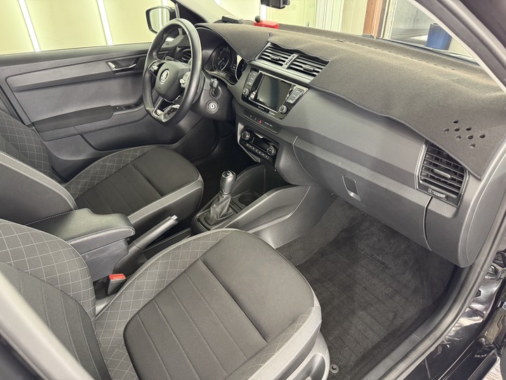 【自售】2021年式 Skoda Fabia 1.0 TSI｜低里程 3.9 萬｜原鈑件｜稅金僅 8,640 元