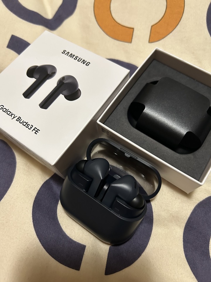 不議價～Galaxy Buds3 fe灰 本月初 三星商城購入 99新
