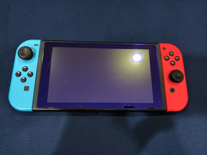 一代switch 盒裝完整 保存良好 另贈配件 參考說明