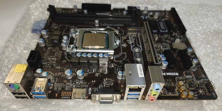 MSI 微星 B250M PRO-VH 主機板 G4400 雙核心 CPU