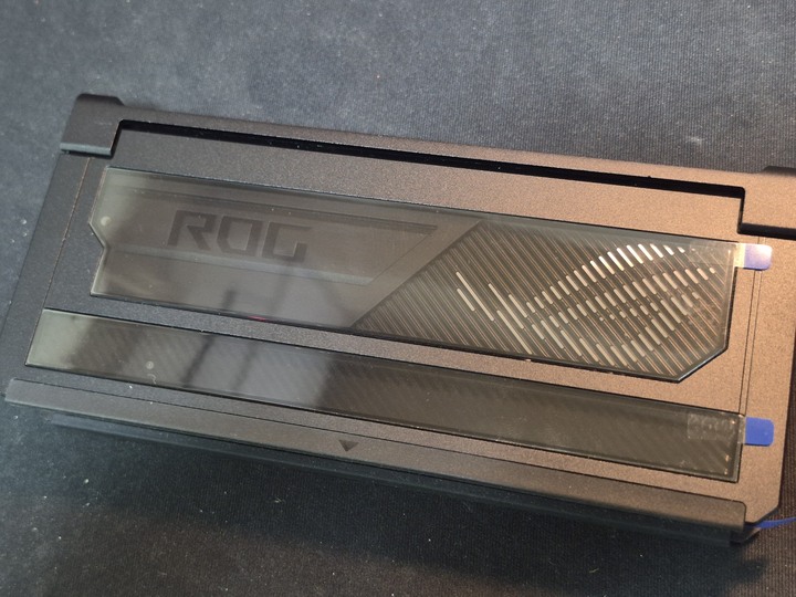 ASUS 華碩ROG Bulwark 7合1電競擴充基座 (DG300)