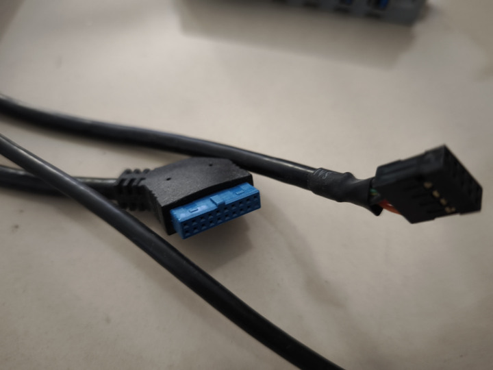 售ASUS 主機板用的USB3專線+ 前面板控制線+ 後銘板+ 機殼微動開關+ DVI 螢幕線