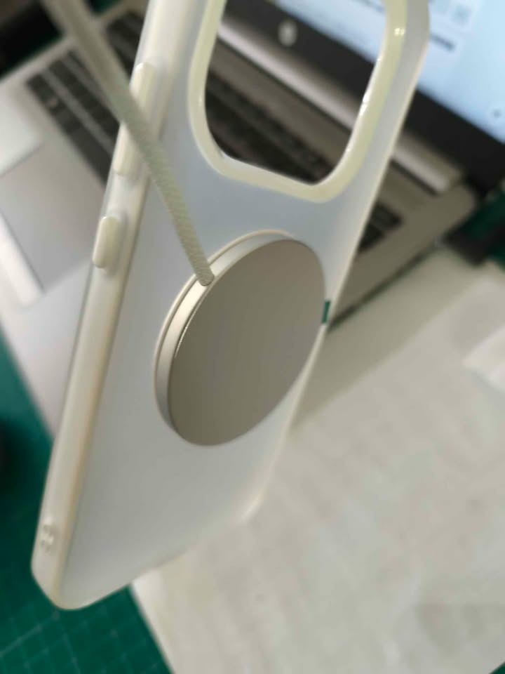 售 2物: 15T pro 柔石磁吸保護殼 + 無線充電盤 QI2 25W 合售599元