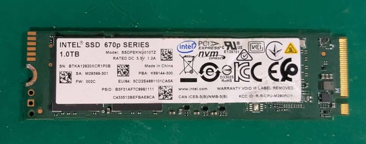 (減價)Intel 670P 1TB SSD M. 2 2280 PCIE NVMe 健康度 95%