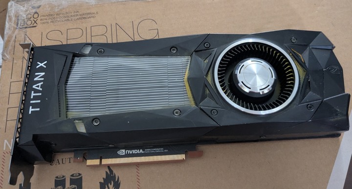 Nvidia TITAN X 12g 顯卡 狀況優 少用 沒鏽斑痕