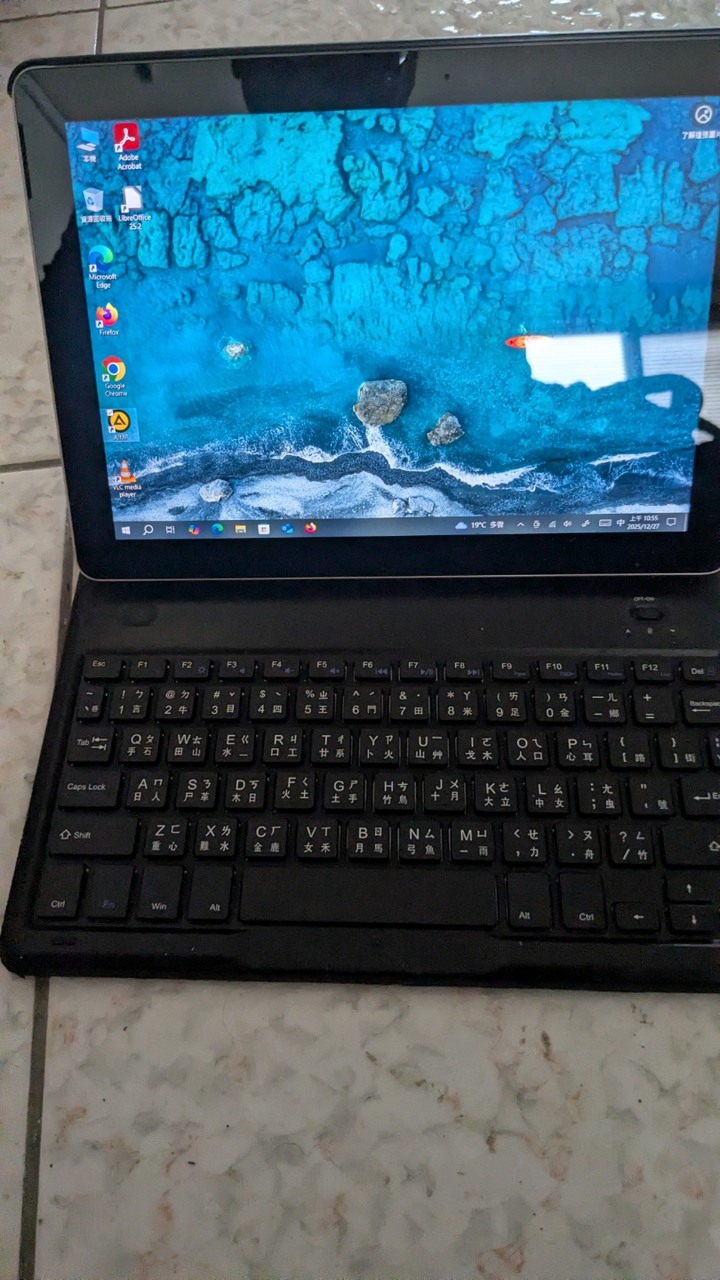 (減價）中古/微軟/Surface GO/筆記型電腦/筆電/RAM8G/SSD128G/功能正常/觸控筆一隻/二手鍵盤有些黏打字OK無充電器