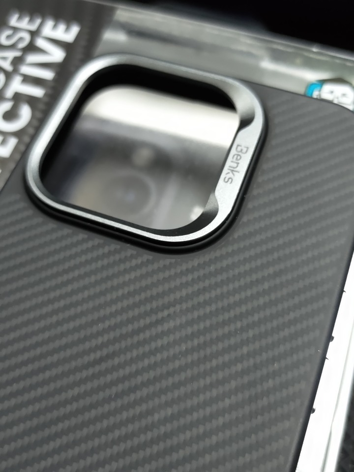 iphone15pro真碳纖維板手機防摔殼
