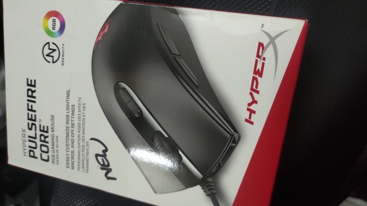 HYPERX PULSEFIRE CORE 滑鼠