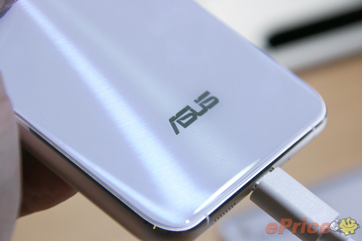 ASUS zenfone 3 ZE552KL (4g/64g) 白