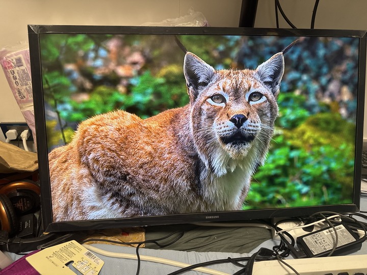 Samsung UA32J4300