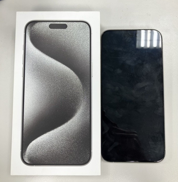 iPhone 15 Pro Max 鈦白 256G