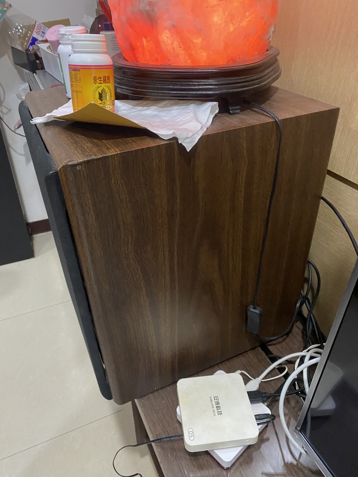 英國 ROGERS 16吋 超重低音喇叭 家庭劇院 重低音喇叭 卡啦OK音響組 Dolby 杜比 THX 16吋，蠻大一顆，很重，可正常播放，但旋鈕有些不靈敏。 音質超優，可參考YOUTUBE評價